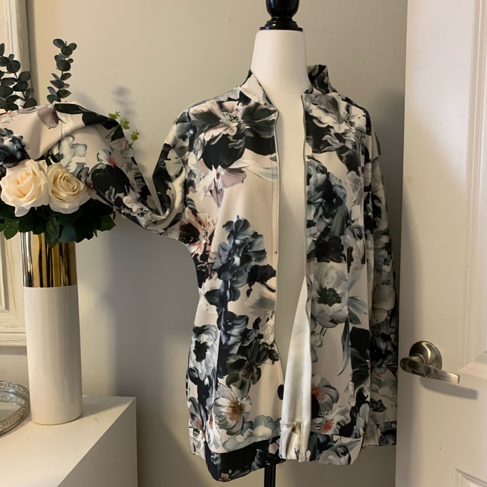 Flower jacket - Picture 6 of 11